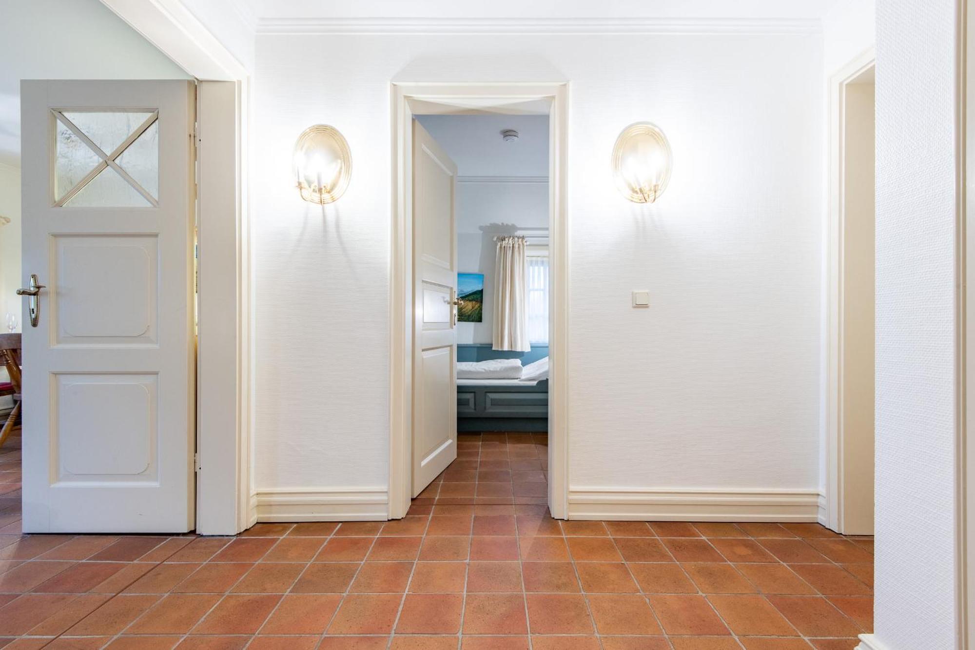 Apartment Friesenhaus Kaeptn Hahn Hausteil 07 *